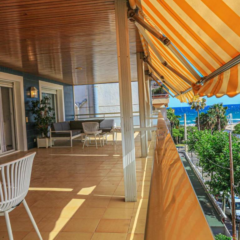 LITORAL COSTA DORADA - AQUARIUM Only families - Apartamento - 1