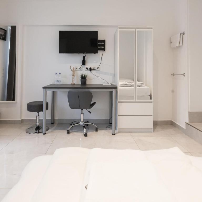 Rooms by StayStay I 24 Hours Check-In - Double Room with Private Bathroom - 23