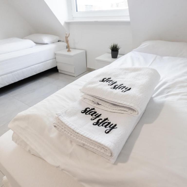 Rooms by StayStay I 24 Hours Check-In - Double Room with Private Bathroom - 24