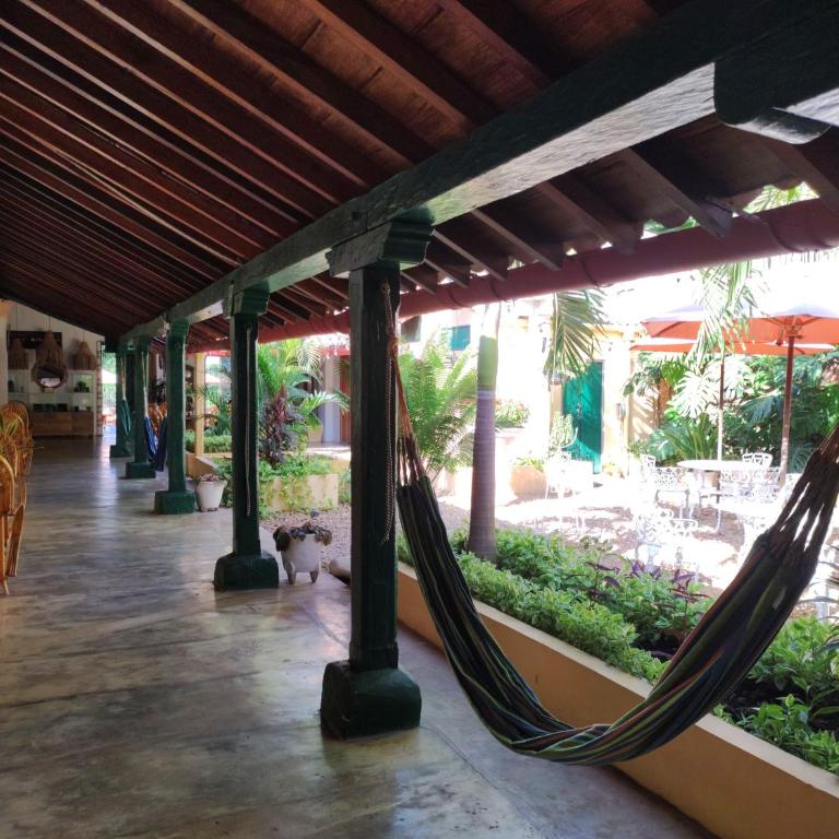 HOTEL NIETO MOMPOX, ubicado en el corazón del centro histórico, frente al rio magdalena en zona de malecón - Habitación Cuádruple con baño - 10