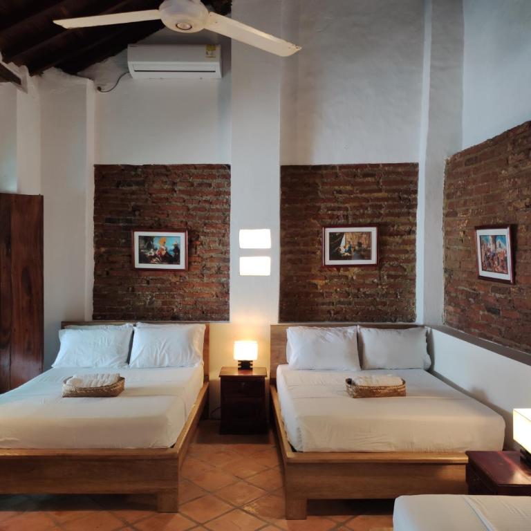 HOTEL NIETO MOMPOX, ubicado en el corazón del centro histórico, frente al rio magdalena en zona de malecón - Habitación Familiar con baño privado - 18