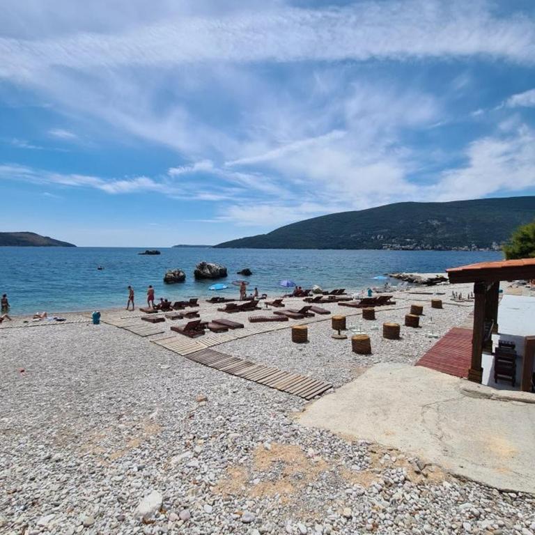 Skver Studio Apartments - Deluxe Studio with Balcony - 4