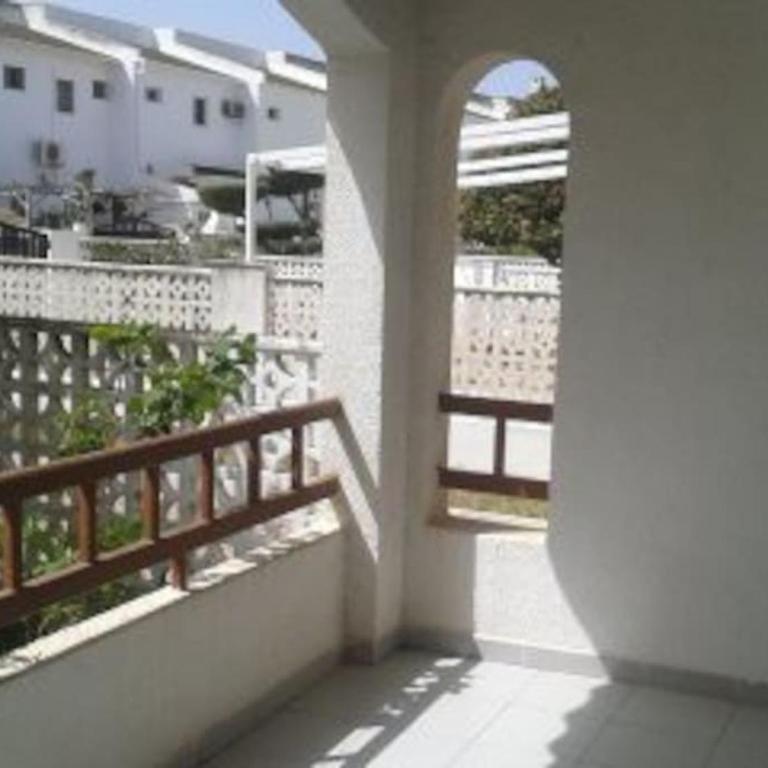 Adosado con Jardín, Parking y Toboganes Acuáticos - Casa de 3 dormitorios - 40