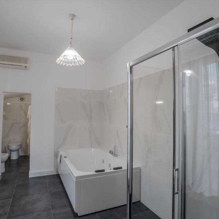 Albergo Alassio - Camera Deluxe Matrimoniale/Doppia con Letti Singoli, con Vasca Idromassaggio - 7