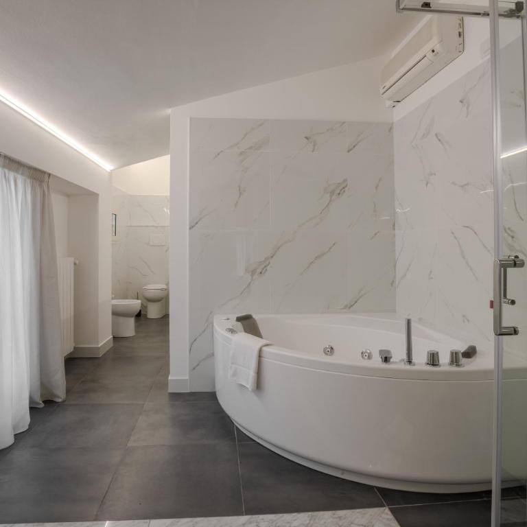 Albergo Alassio - Camera King con Vasca Idromassaggio - 3
