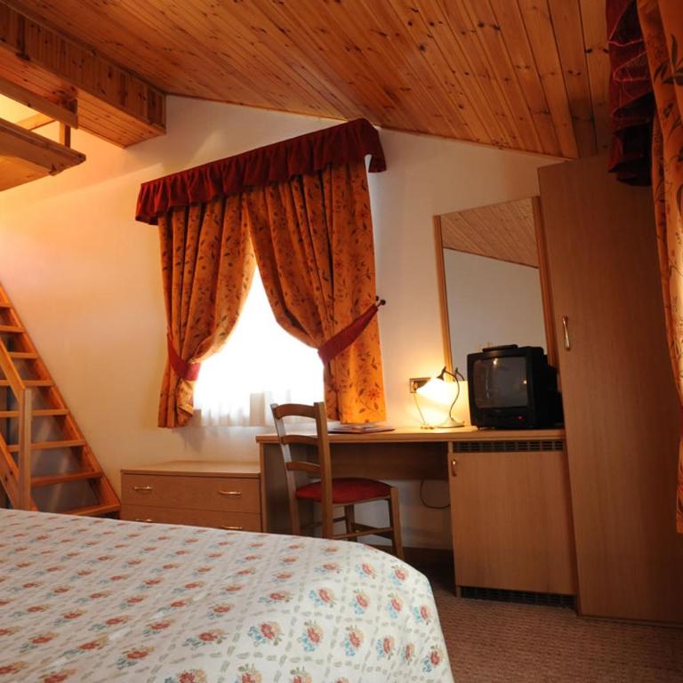 Hotel Petit Tournalin - Camera Familiare - 1