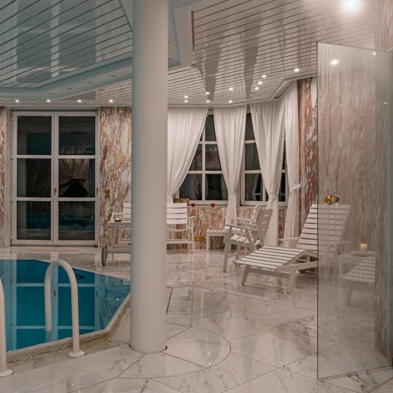 Villa Bostele with Five Bedrooms, Indoor Pool, Two Saunas & Garage - Villa - 38