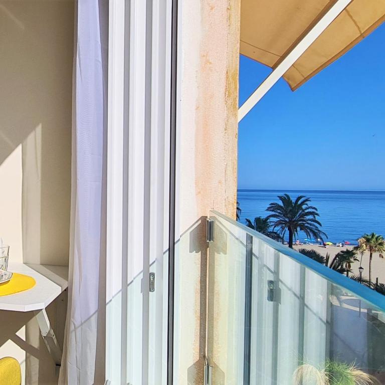 ESTEPONA RADA BEACH ABC APARTMENTS & ESTUDIOS A - Deluxe King Studio - 1