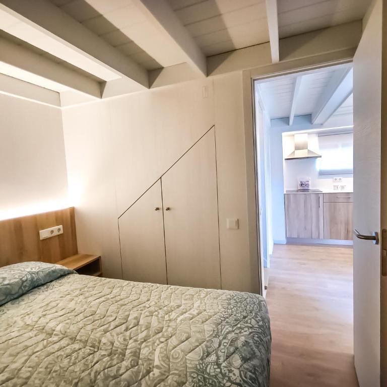 Camping La Llosa - Three-Bedroom Bungalow - 1