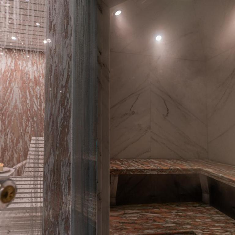 Villa Bostele with Five Bedrooms, Indoor Pool, Two Saunas & Garage - Villa - 36