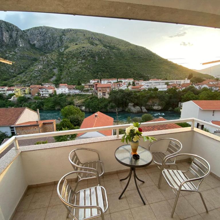 Guesthouse Sanja - Apartments 212 - Apartment with Balcony - 2
