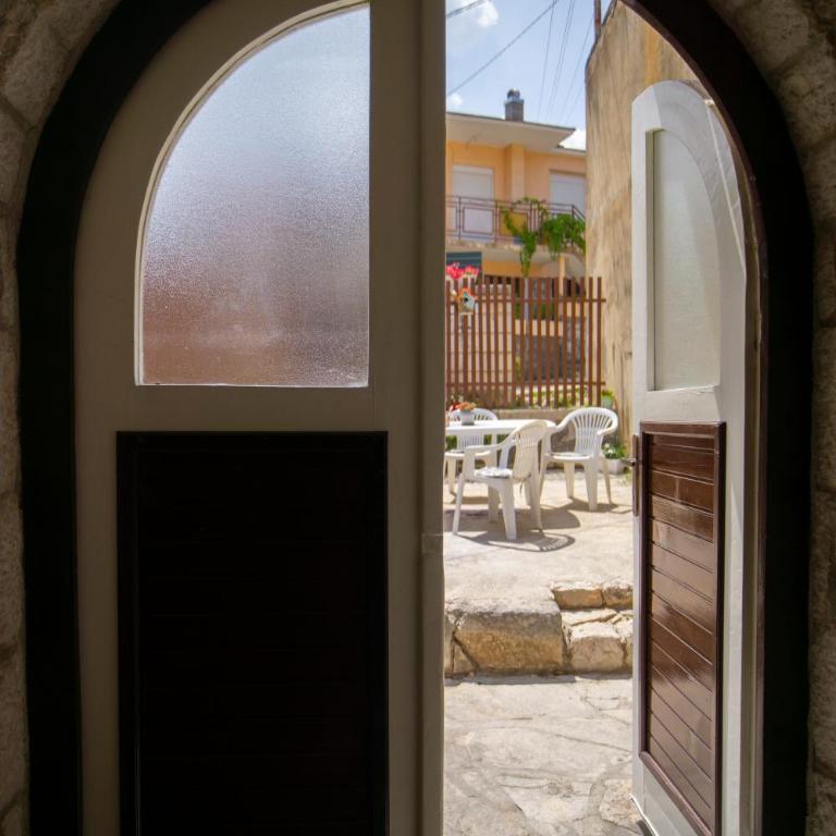 Apartmani Mimax - Deluks Dvokrevetna Soba sa Bračnim Krevetom i Balkonom - 25
