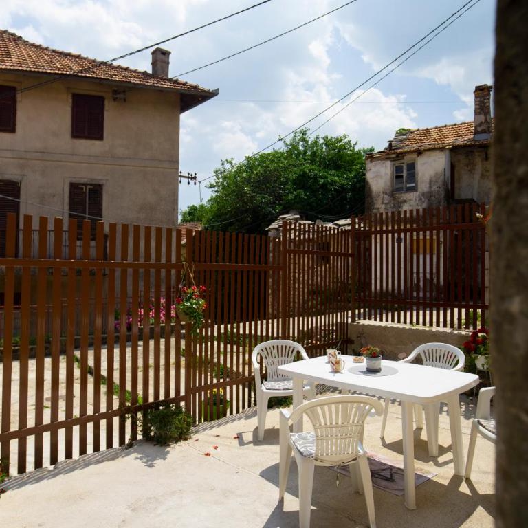 Apartmani Mimax - Deluks Dvokrevetna Soba sa Bračnim Krevetom i Balkonom - 29