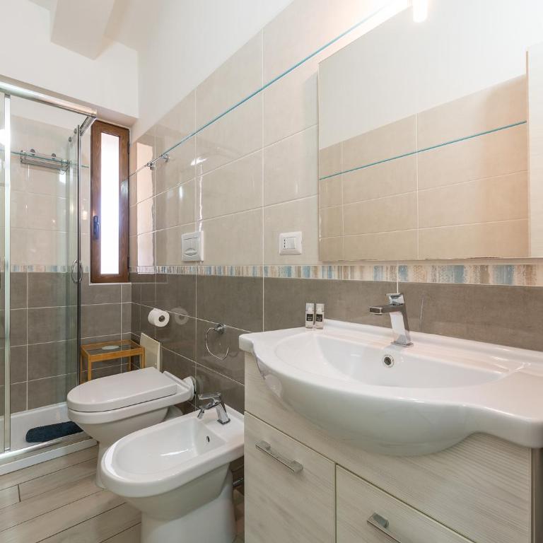 Simius Bay - Deluxe Double Room with Balcony and Sea View - 7