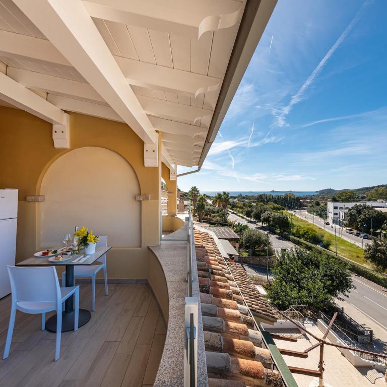Simius Bay - Deluxe Double Room with Balcony and Sea View - 8