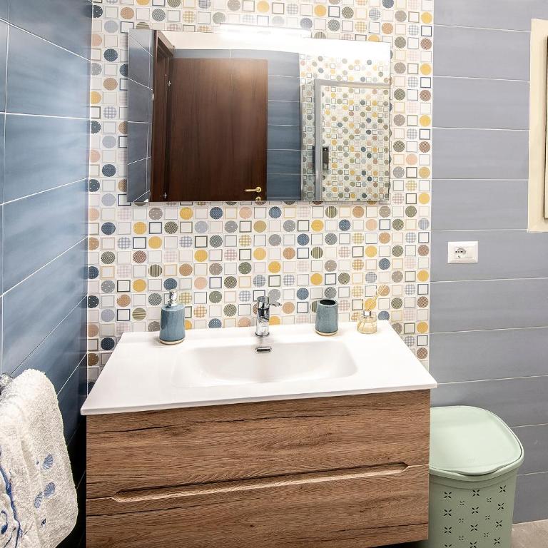 Appartamento intero Napoli Centro, 2 Camere vicino Stazione e Porto - Two-Bedroom Apartment - 26