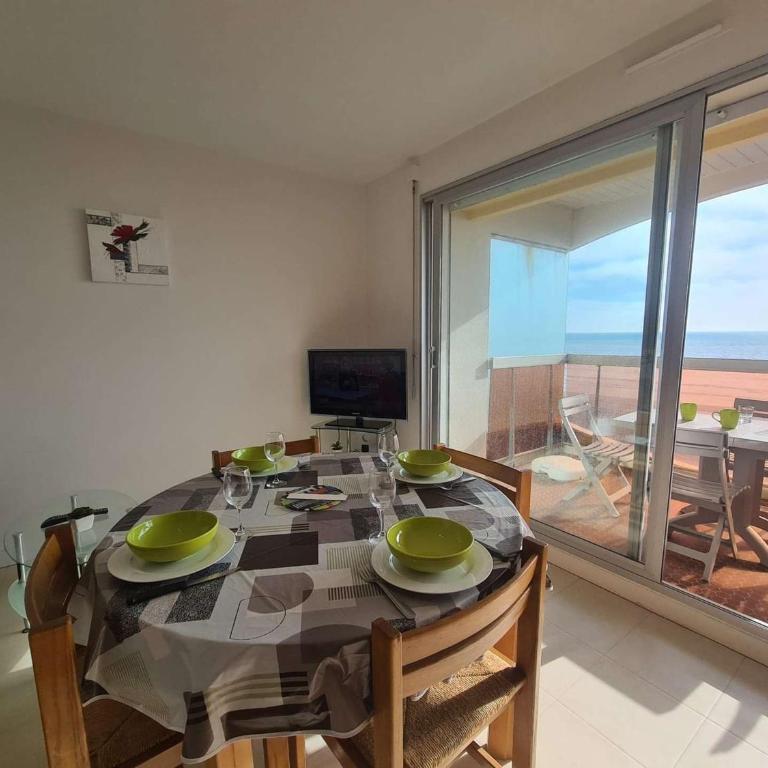 Appartement Face Mer, 3 Pièces, 4 Couchages avec Balcon, Parking Privé, 2 Étoiles - Saint-Jean-de-Monts - FR-1-224C-113 - Appartamento (4 Adulti) - 1