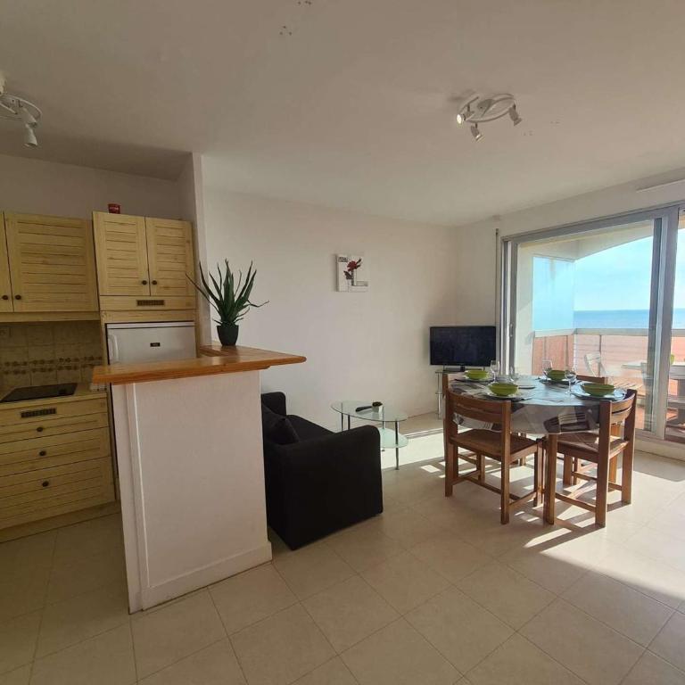 Appartement Face Mer, 3 Pièces, 4 Couchages avec Balcon, Parking Privé, 2 Étoiles - Saint-Jean-de-Monts - FR-1-224C-113 - Appartamento (4 Adulti) - 2