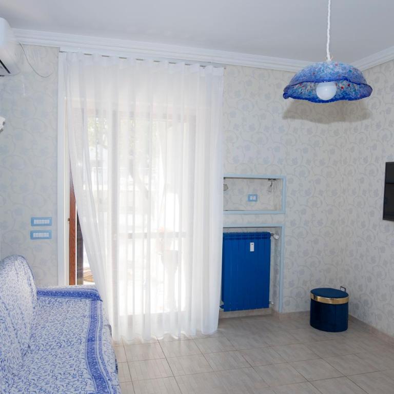 DOMUS LUNA - Three-Bedroom Apartment - 13
