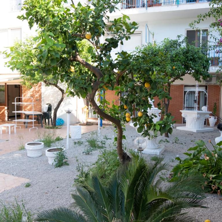 DOMUS LUNA - Three-Bedroom Apartment - 23