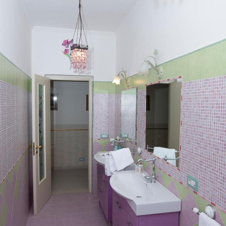 DOMUS LUNA - Three-Bedroom Apartment - 18