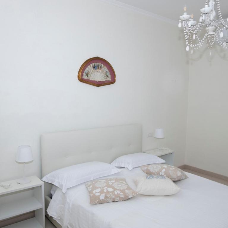 DOMUS LUNA - Three-Bedroom Apartment - 21