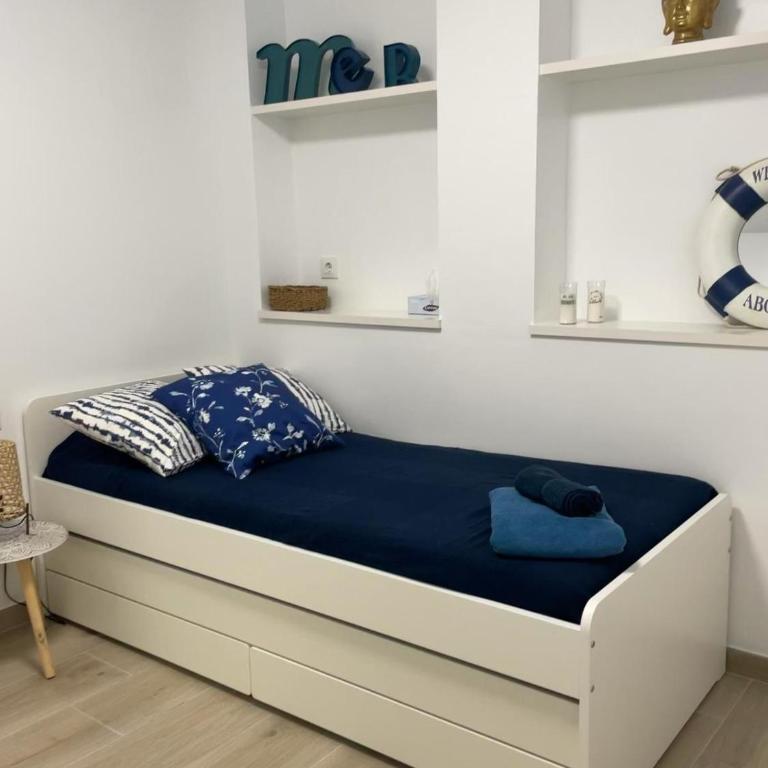 Miramar 2 - Three-Bedroom Apartment - 5