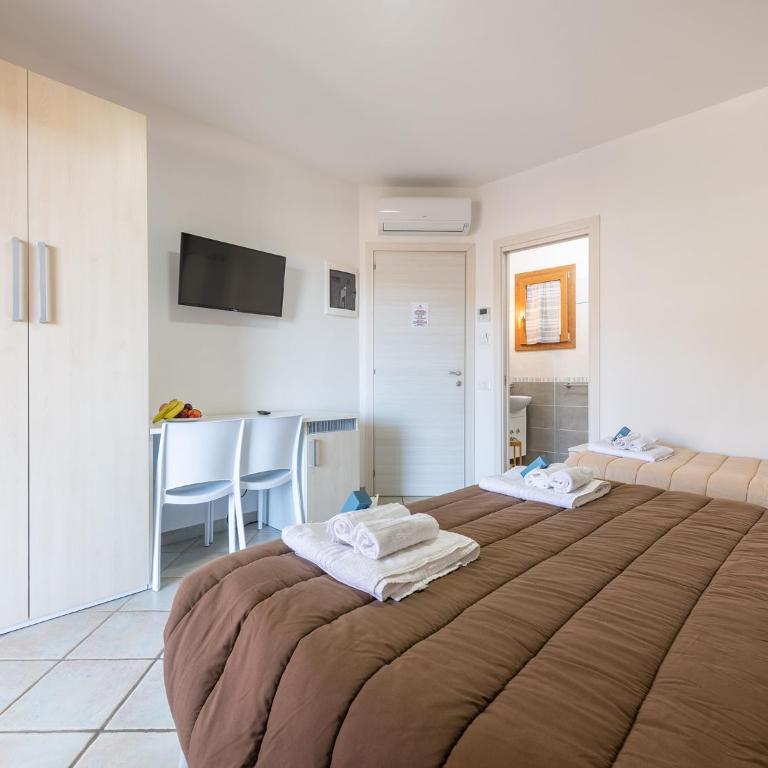 Simius Bay - Deluxe Double Room with Extra Bed and Balcony - 6