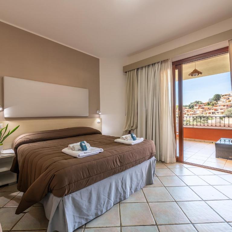 Simius Bay - Deluxe Double Room with Extra Bed and Balcony - 5
