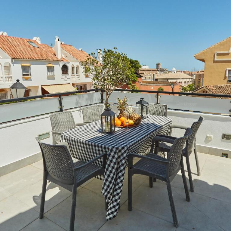 Villa in Fuengirola Center NEW SALT WATER POOL - Villa - 12
