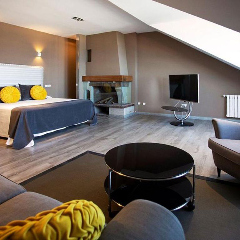 Miraolas - Superior Suite with Sea View - 2