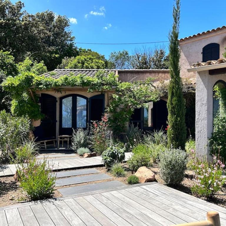 Magnifique villa avec piscine, splendide vue mer. - Villa - 11
