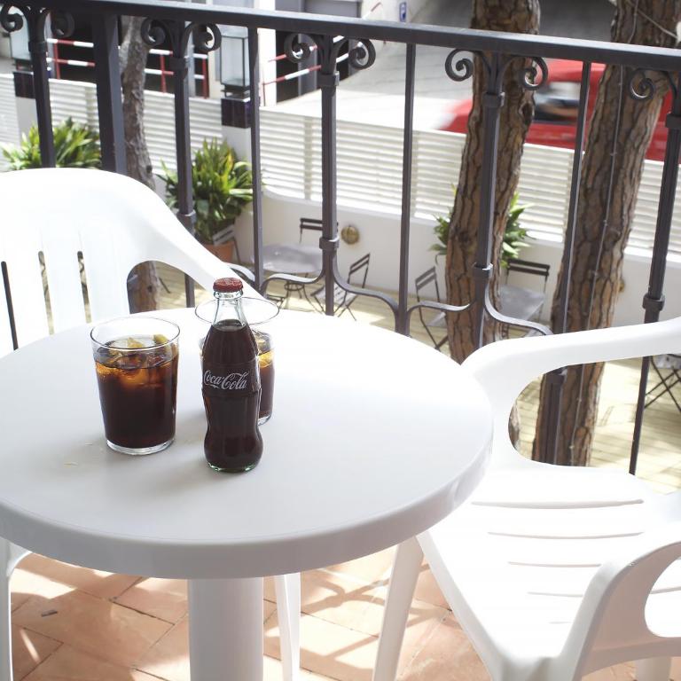 Hotel Els Pins - Habitación Triple con balcón (3 adultos) - 2