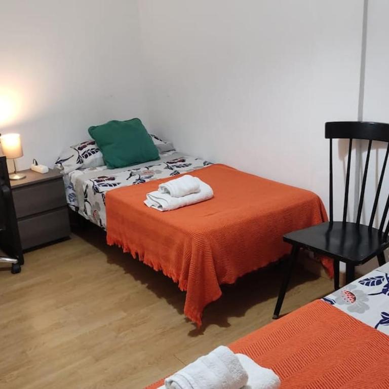 Ático con encanto en el centro de torremolinos - Apartamento de 3 dormitorios - 2