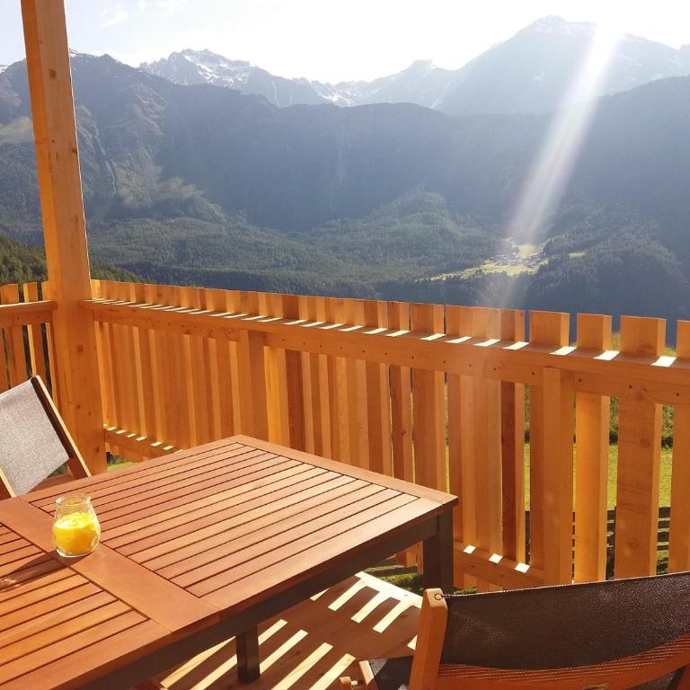 Biohof der Veitenhof - Ferienwohnungen und Chalet im Ötztal mit Wellness und Skipass - Apartment mit 2 Schlafzimmern und Bergblick - 1