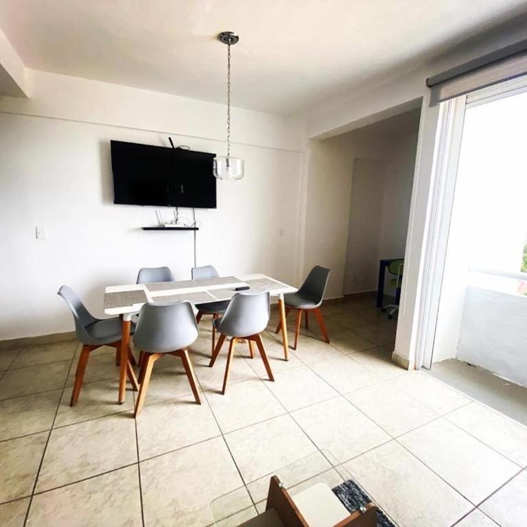 Exclusive building 6 people 3 cable televisions 3 swimming pools balcony, - Casa de 2 dormitorios - 8