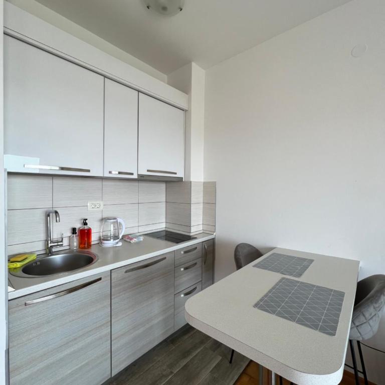 Paradise Apartments Becici - Studio with Sea View - 17