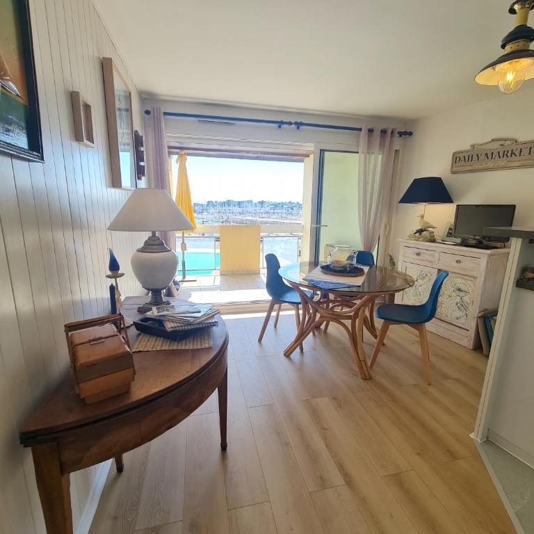 Ref 096 - Appartement T3 pour six personnes vue mer résidence avec piscine - Appartement 2 Chambres avec Vue sur le Port - 1
