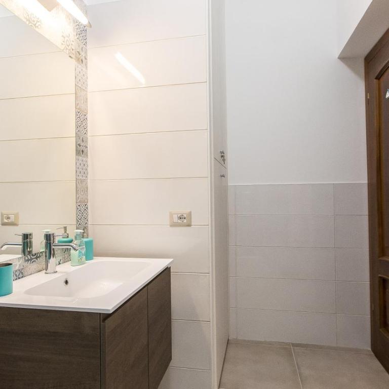 Saint Peter Prestigious by Rental in Rome - Three-Bedroom Apartment - 7