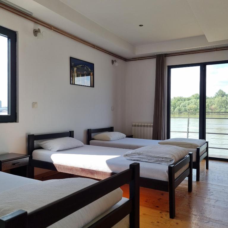 B&B Botel Charlie - Trokrevetna Soba - 9