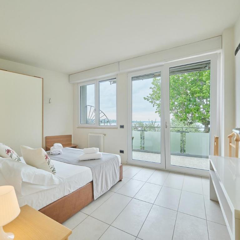 Front Lake Apartment Bardolino - Appartamento con Vista Lago Parziale - 7