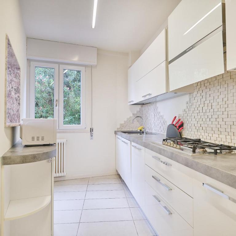 Front Lake Apartment Bardolino - Appartamento con Vista Lago Parziale - 9