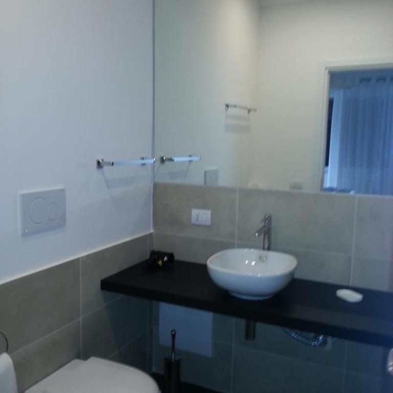 B&B Roma 474 - Camera Matrimoniale/Doppia con Letti Singoli con Bagno Privato - 13