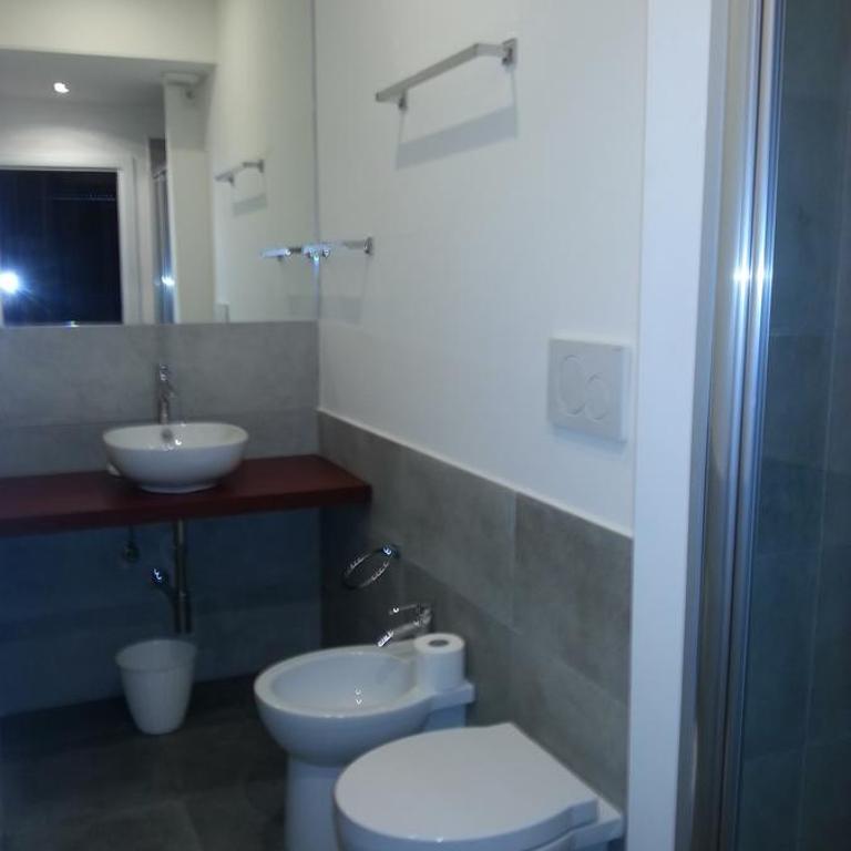 B&B Roma 474 - Camera Matrimoniale/Doppia con Letti Singoli con Bagno Privato - 11