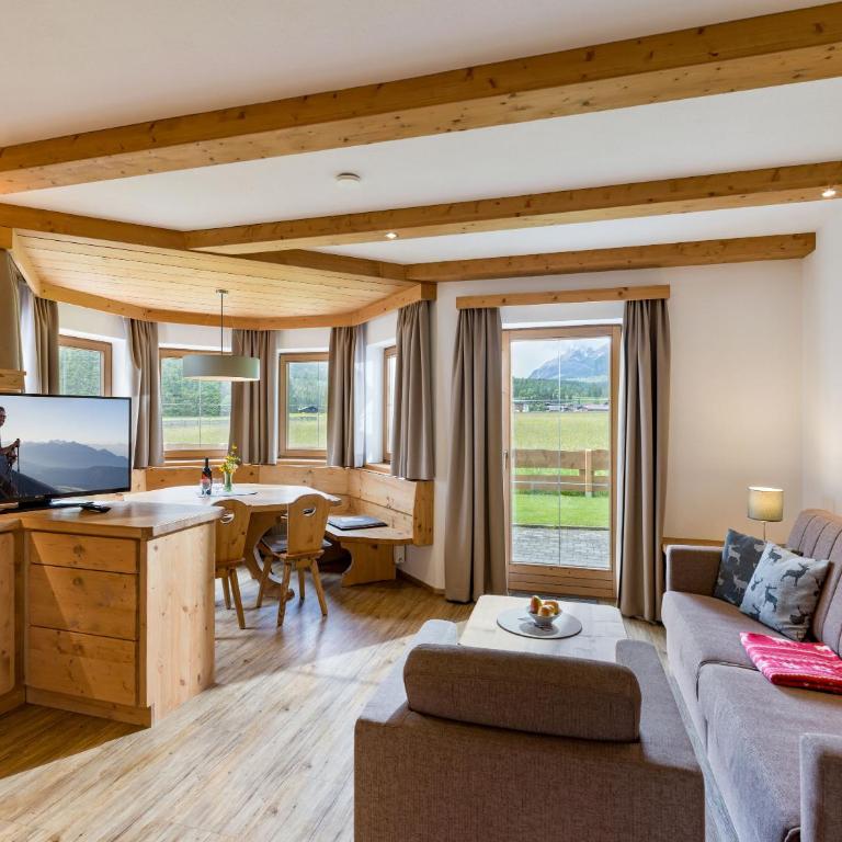 Karwendel Berglodge - Apartment mit 2 Schlafzimmern - 1