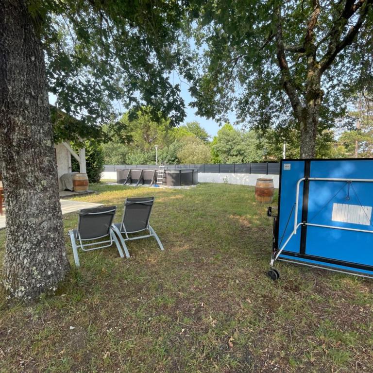 Villa au calme avec piscine, grand jardin et studio indépendant - Three-Bedroom Villa - 14