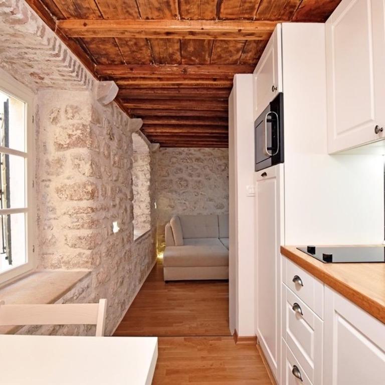 Pearl in the Heart of Old Town on Belavista in Herceg Novi - One-Bedroom Apartment - 23