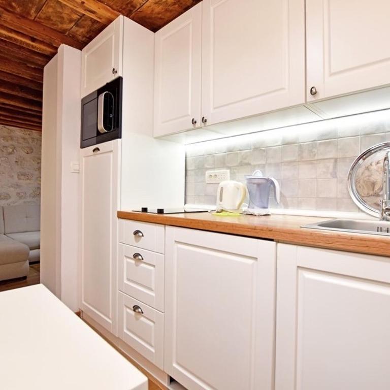 Pearl in the Heart of Old Town on Belavista in Herceg Novi - One-Bedroom Apartment - 22