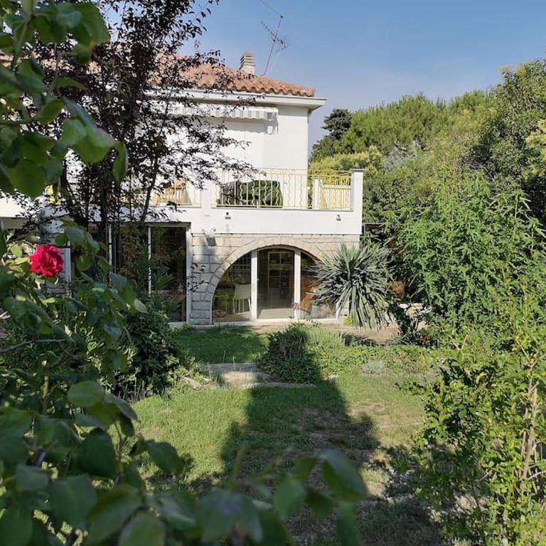 Villa calme grand jardin bord de mer. Parking - Two-Bedroom Villa - 6