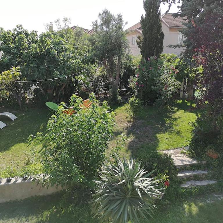 Villa calme grand jardin bord de mer. Parking - Two-Bedroom Villa - 27